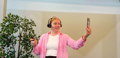 Pergolux employee presenting a pergola during a video call