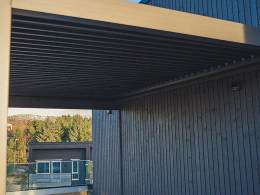Attaching the patio roof 